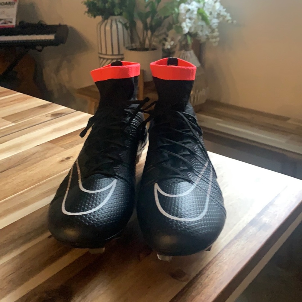 Nike mercurial superfly sg-pro size 11 black/white-hyper punch-volt New